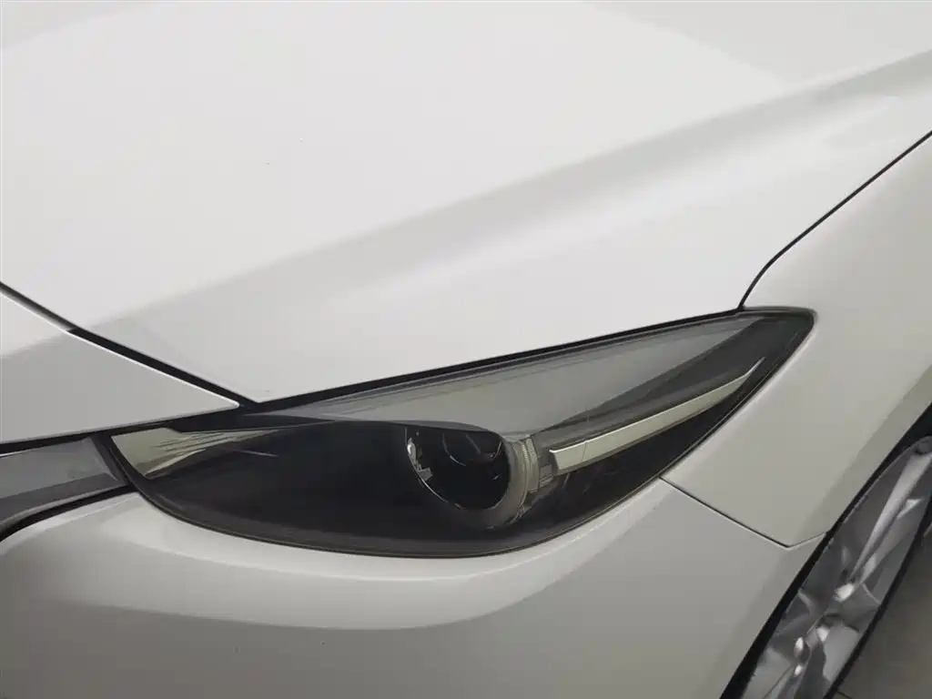 Mazda 3 Axela 2018 — фото 7