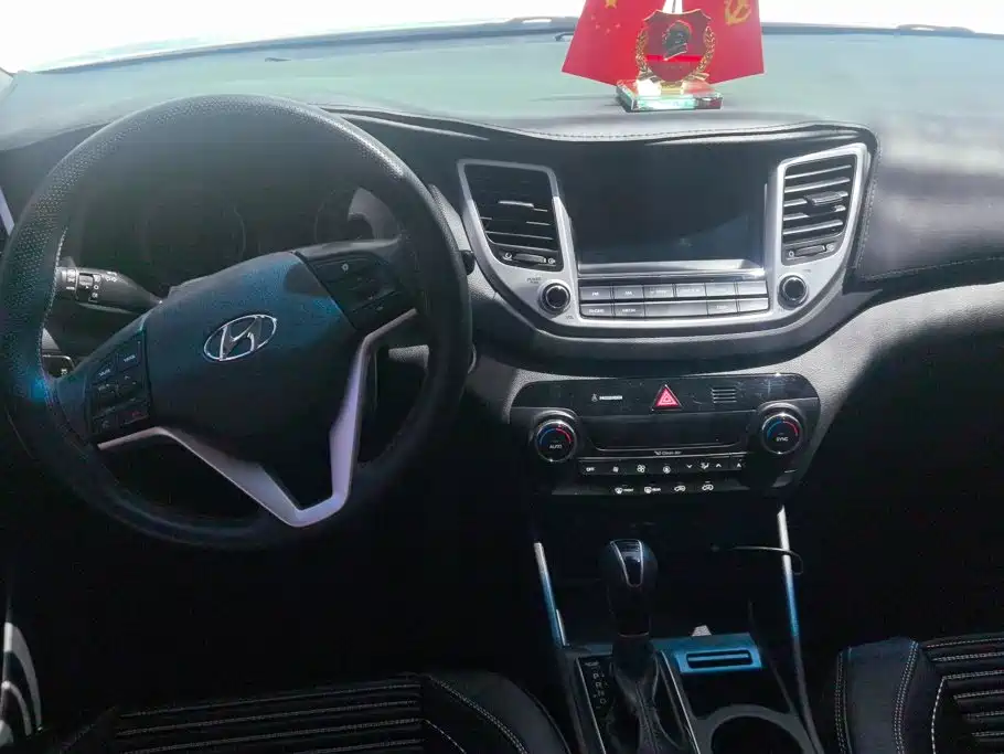 Hyundai Tucson 2018 — фото 12