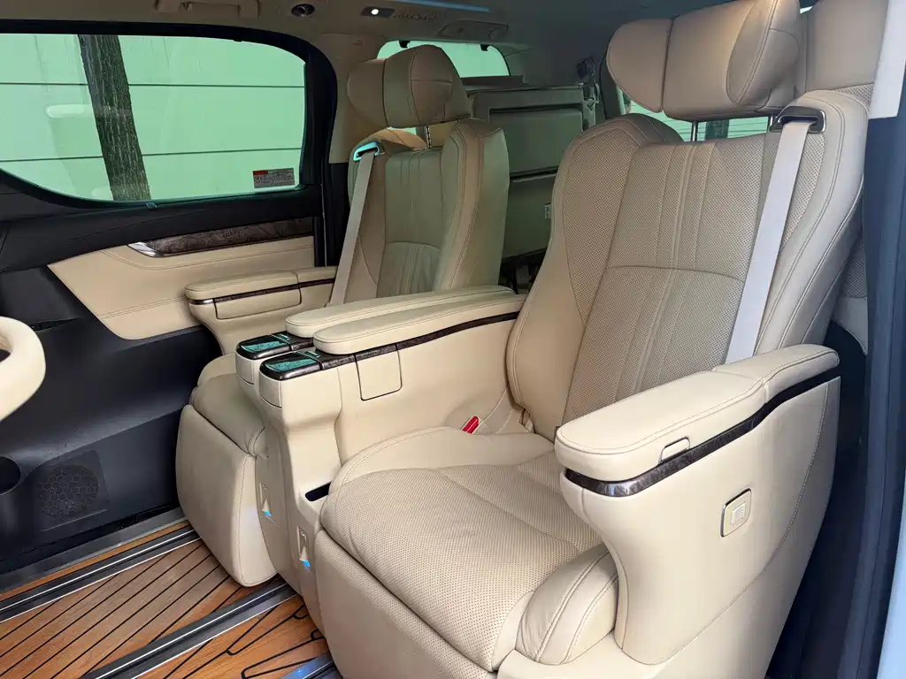 Toyota Alphard 2020 — фото 9