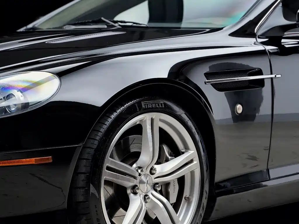 Aston Martin DB9 2009 — фото 5