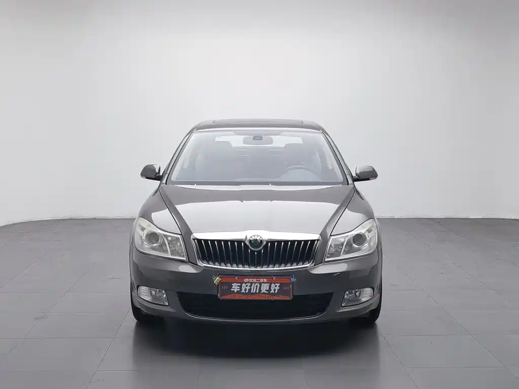 Skoda Octavia 2012 — фото 3