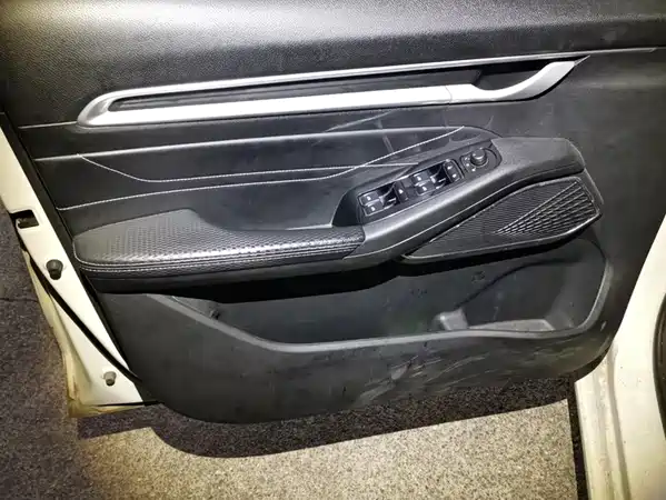 Geely Emgrand 2023
