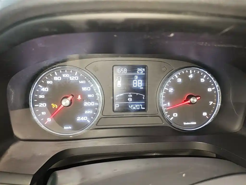 Roewe i6 Classic 2020 — фото 12