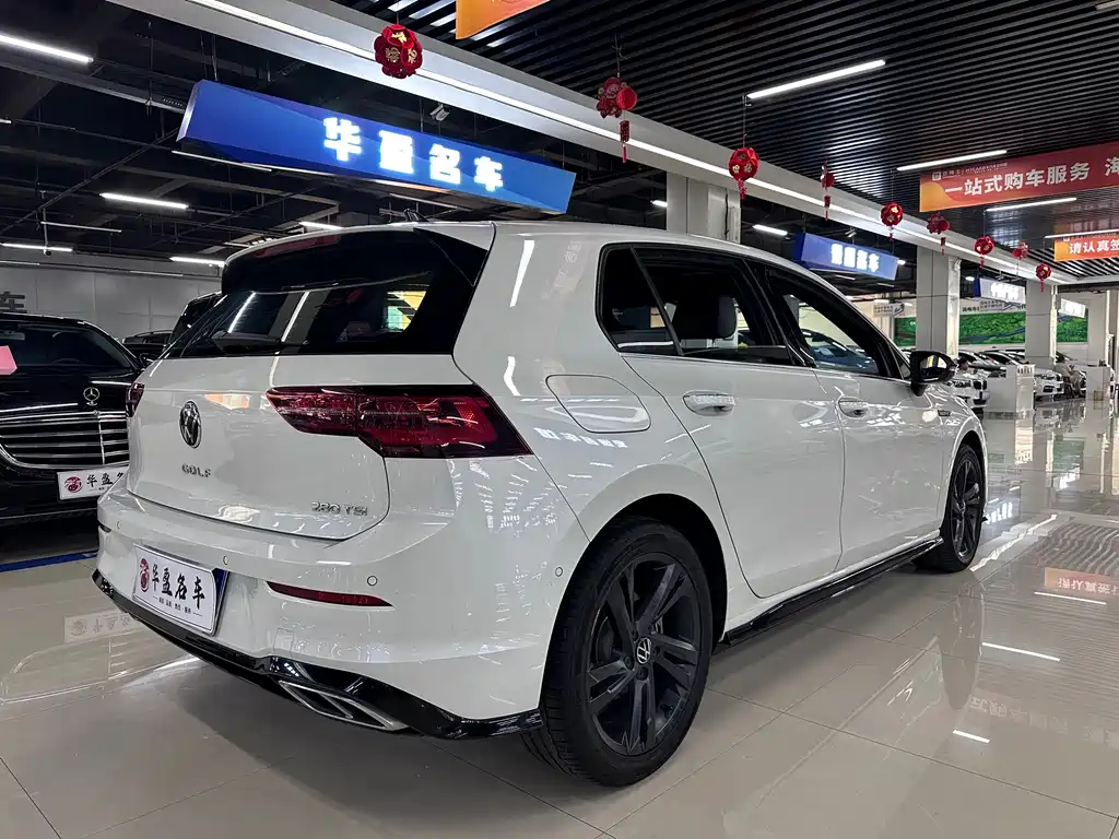 Volkswagen Golf 2021