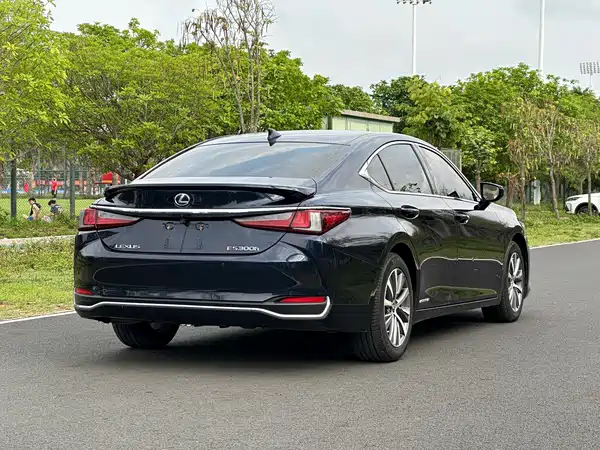 Lexus ES 2018