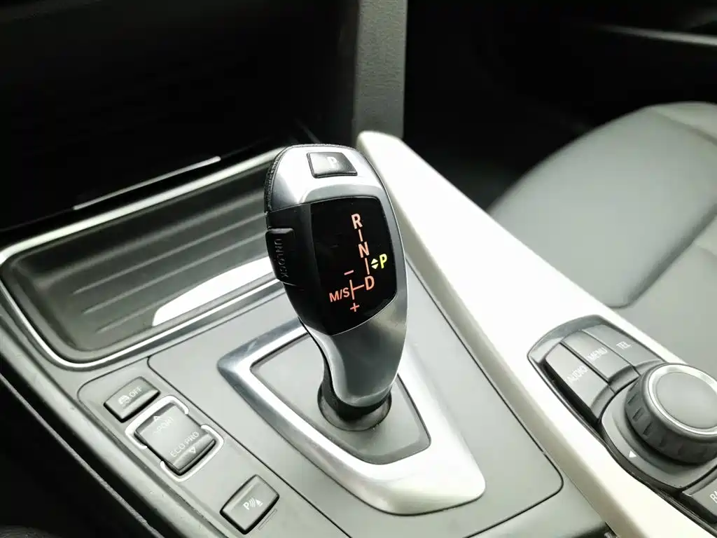 BMW 3 Series 2015 — фото 13