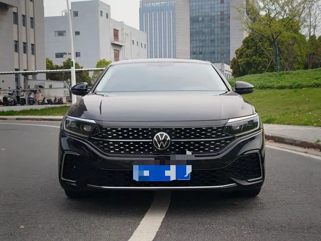 Volkswagen Passat 2024