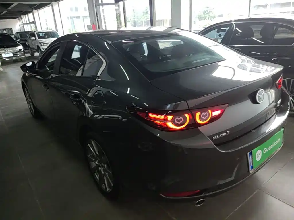 Mazda 3 Axela 2022