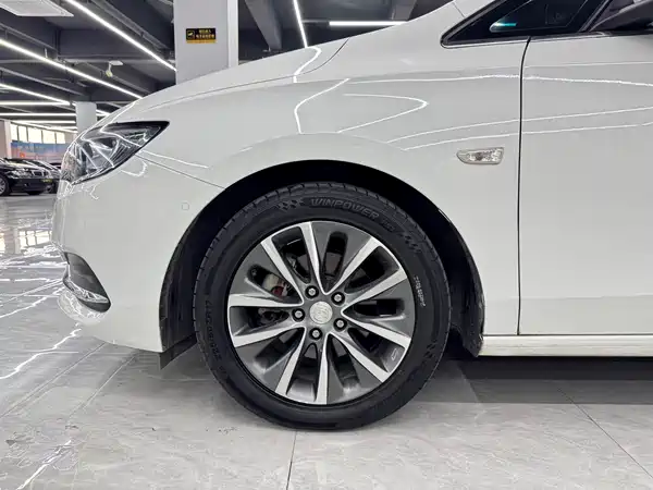 Buick GL6 2018