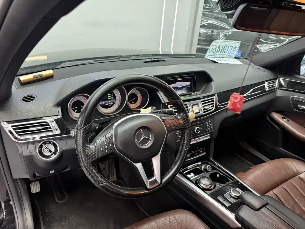 Mercedes-Benz E-Class 2015 — фото 13