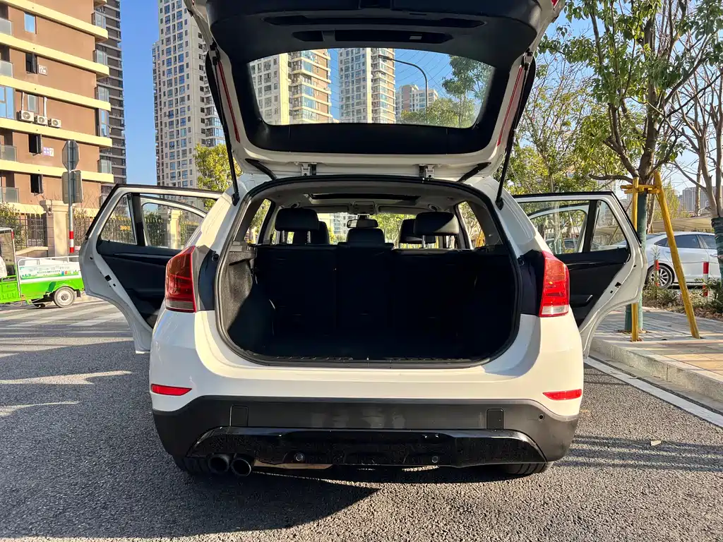BMW X1 2013 — фото 17
