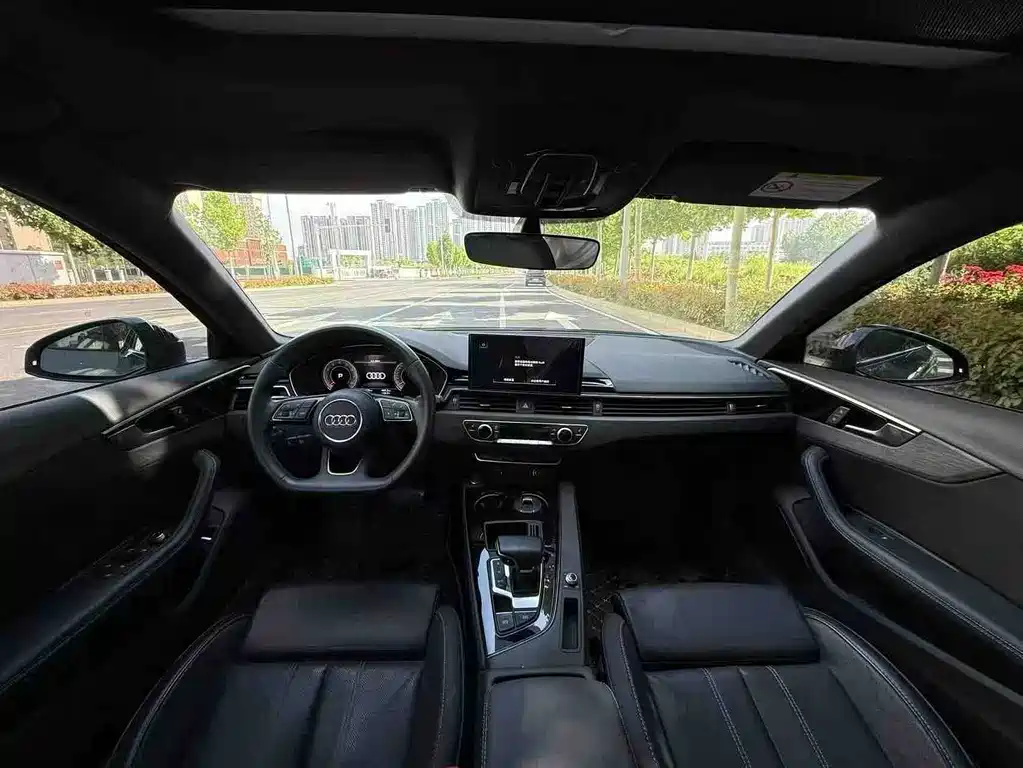 Audi A4L 2023