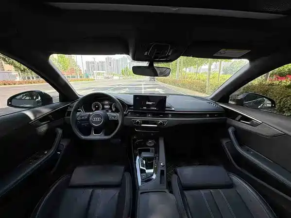 Audi A4L 2023