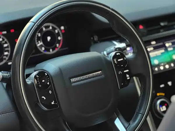 Land Rover Discovery Sport 2021