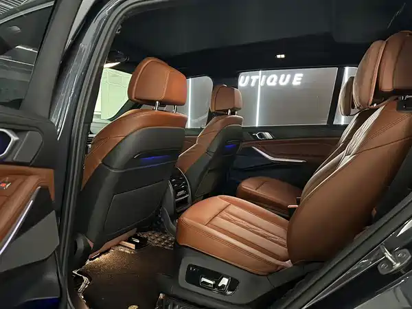 BMW X7 2021