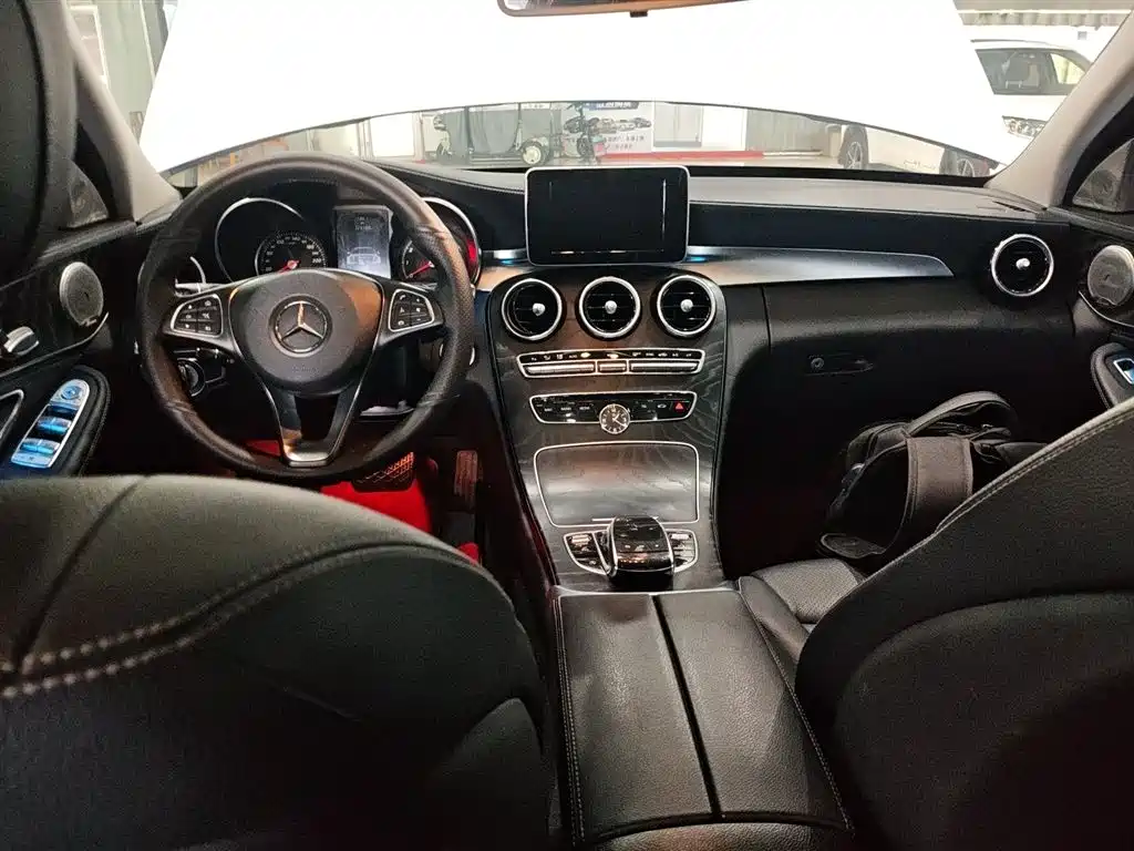 Mercedes-Benz C-Class 2017 — фото 10