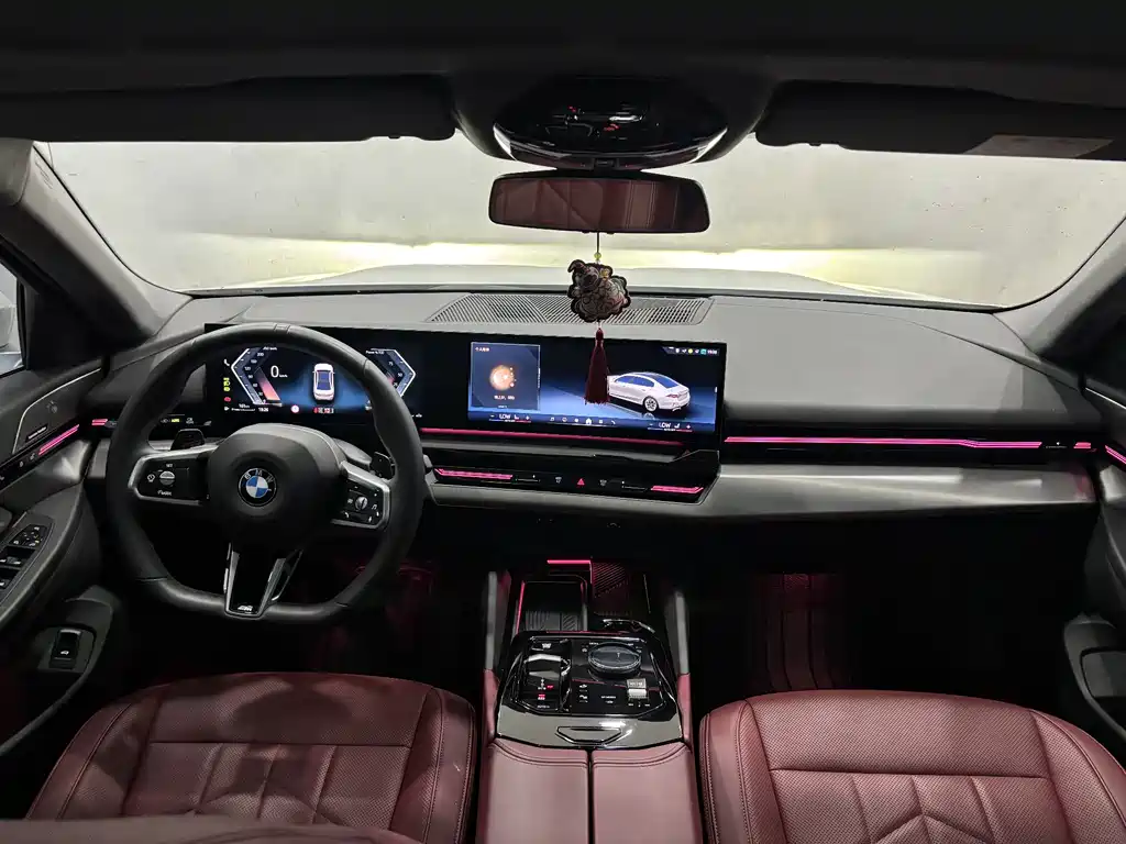 BMW 5 Series 2024 — фото 13