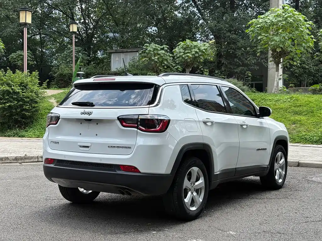 Jeep Compass 2020 — фото 14
