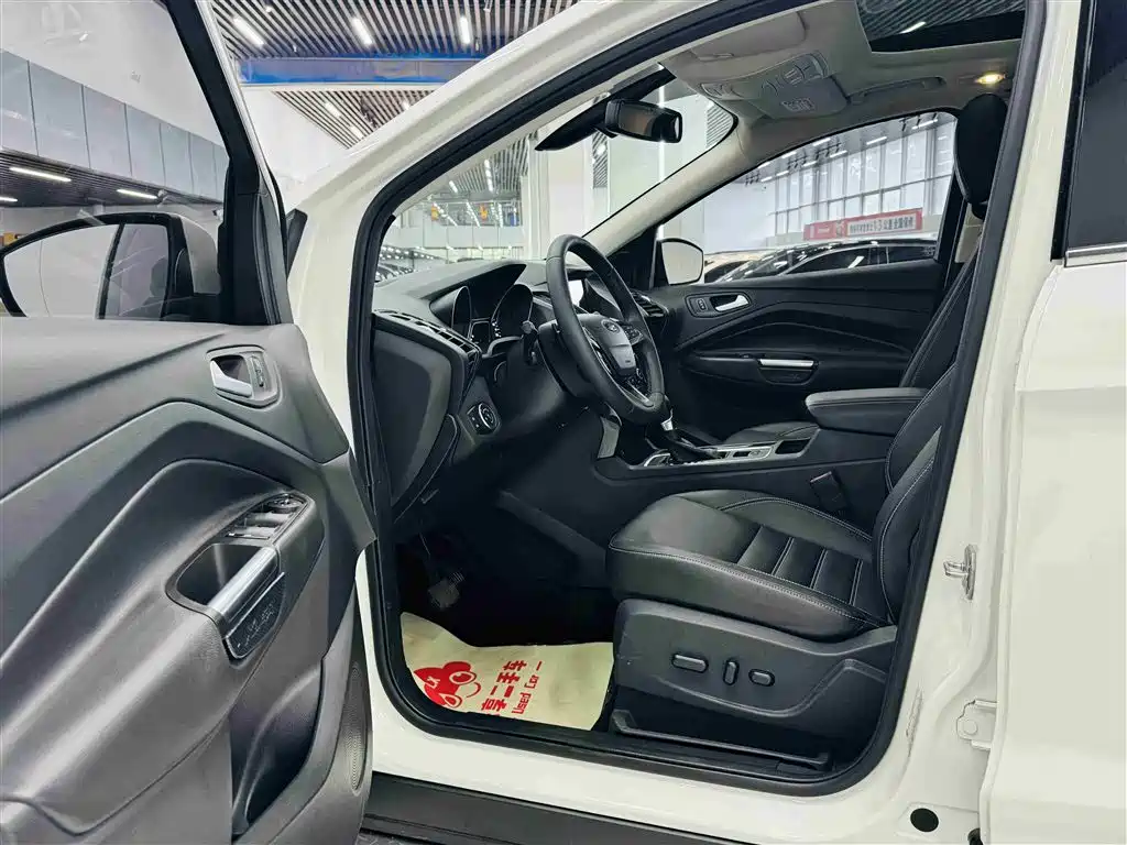Ford Kuga 2017 — фото 11