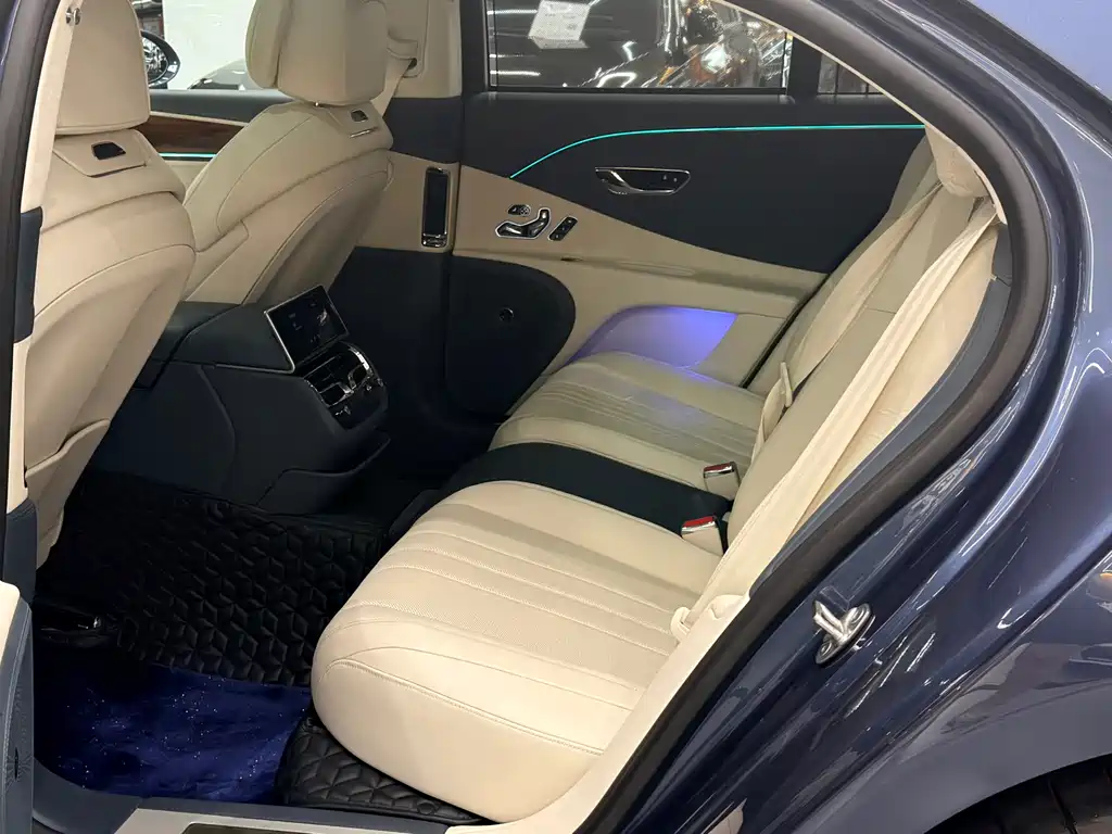 Bentley Flying Spur 2023