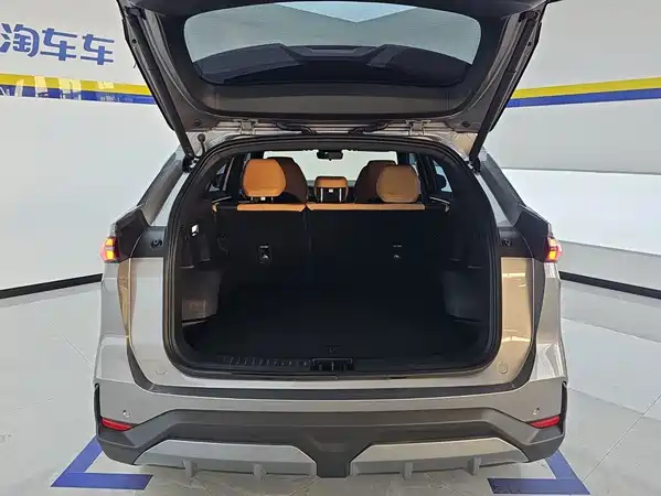 Geely Galaxy L7 2024