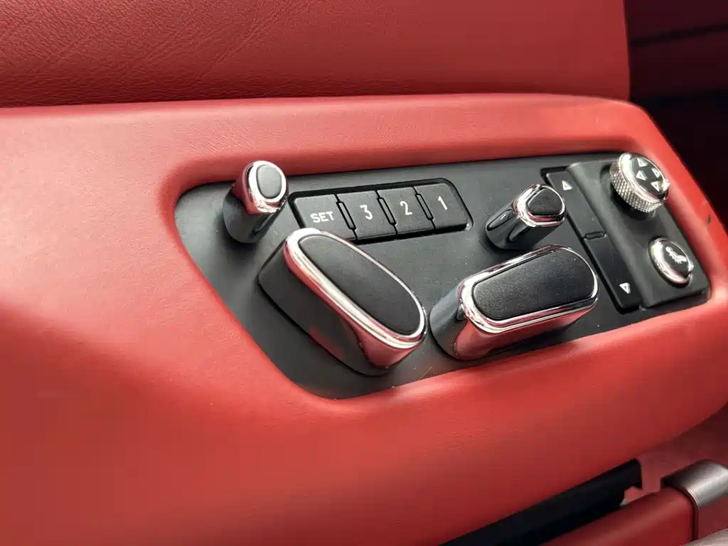 Bentley Flying Spur 2018 — фото 9