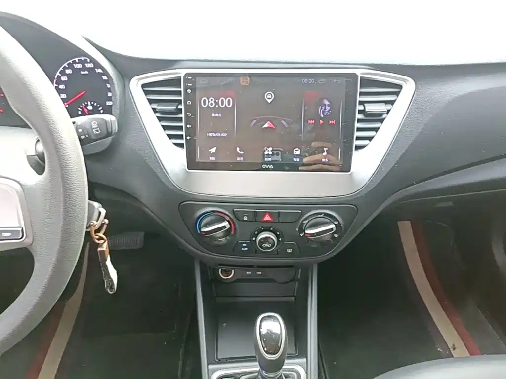 Hyundai Verna RV 2018 — фото 13