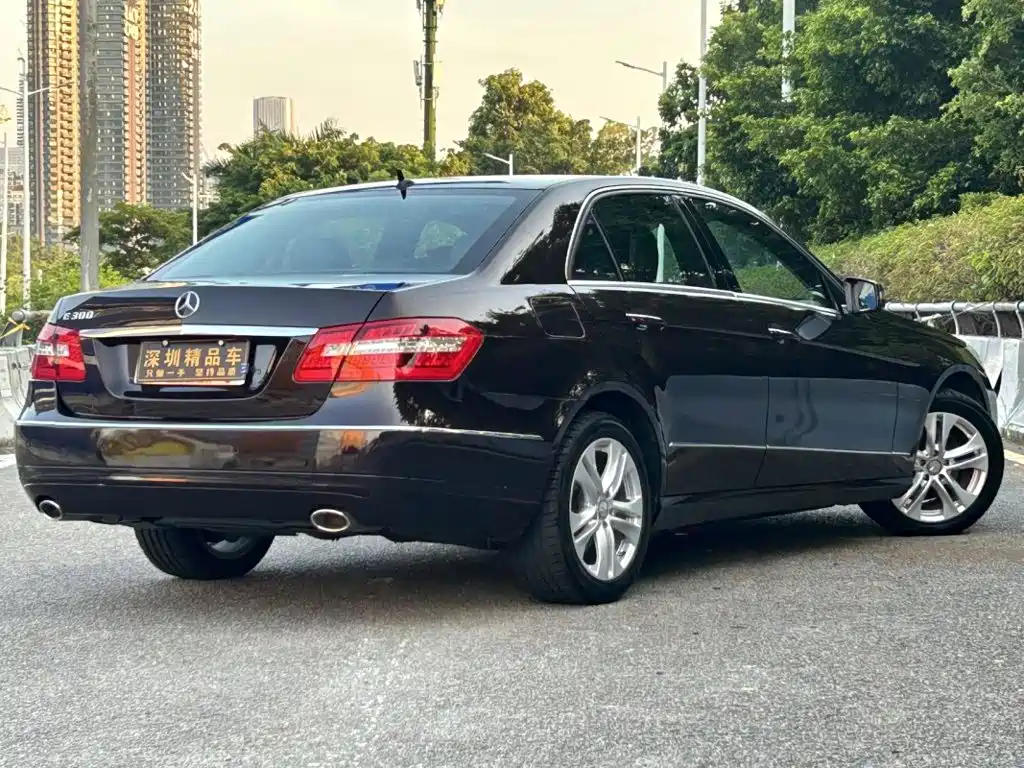 Mercedes-Benz E-Class 2010