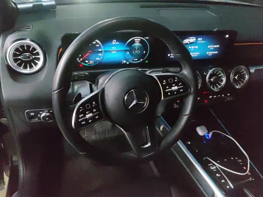 Mercedes-Benz EQB 2023 — фото 15