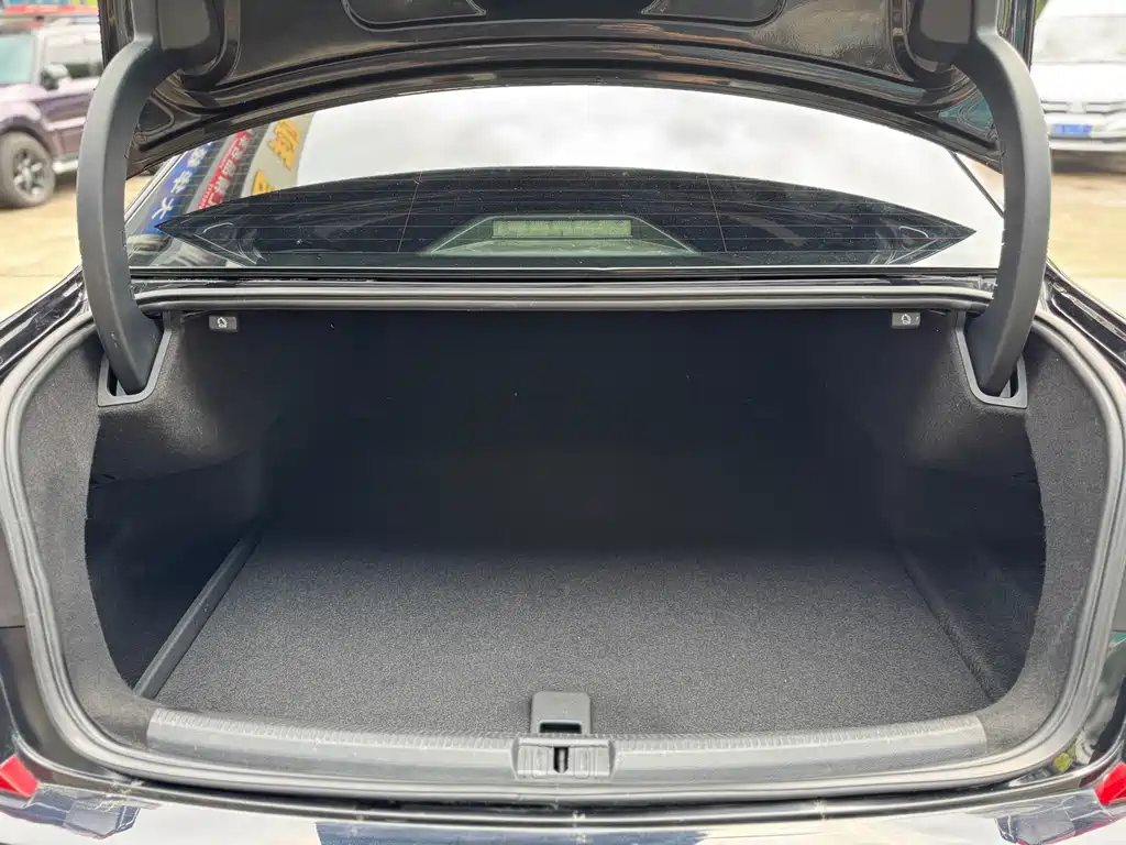 Volkswagen Passat 2018 — фото 18