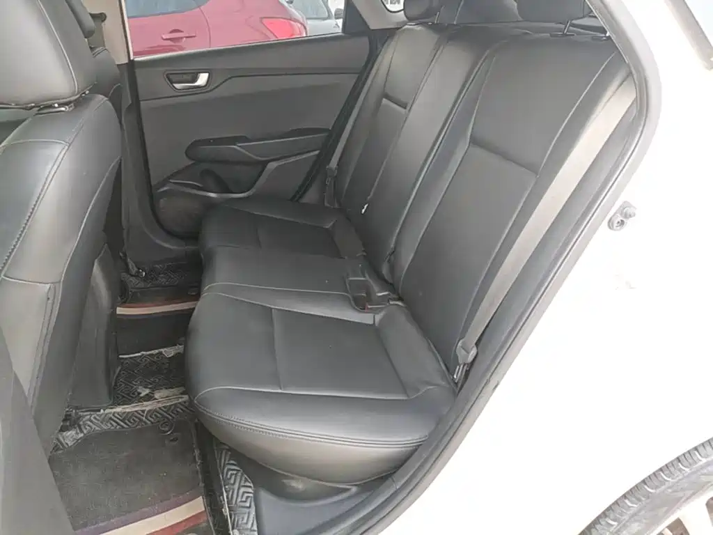 Hyundai Verna RV 2018 — фото 17