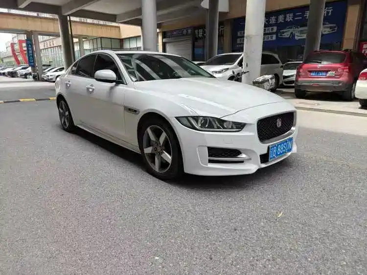Jaguar XE 2016 — фото 3