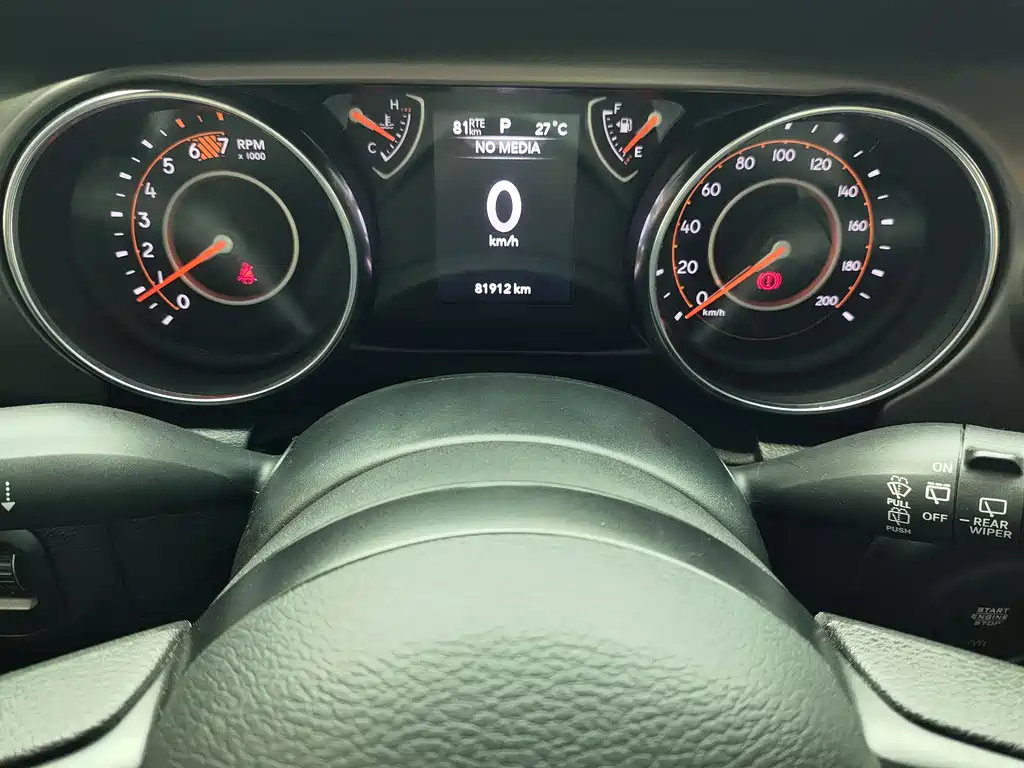 Jeep Wrangler 2020 — фото 12