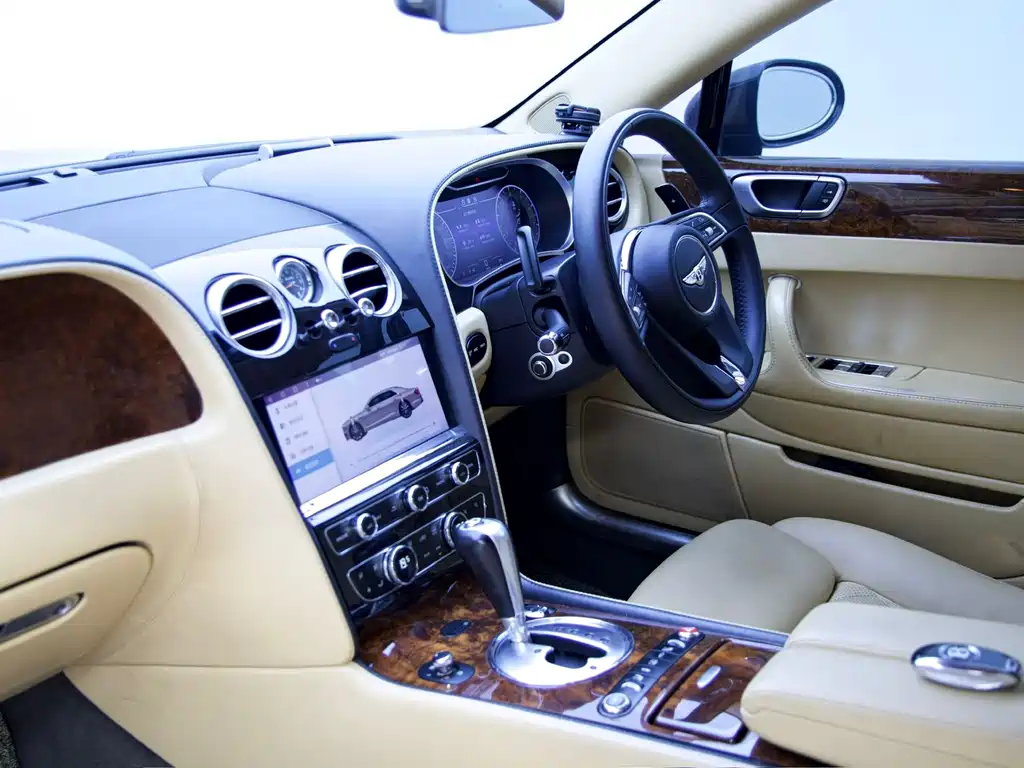 Bentley Flying Spur 2006 — фото 12