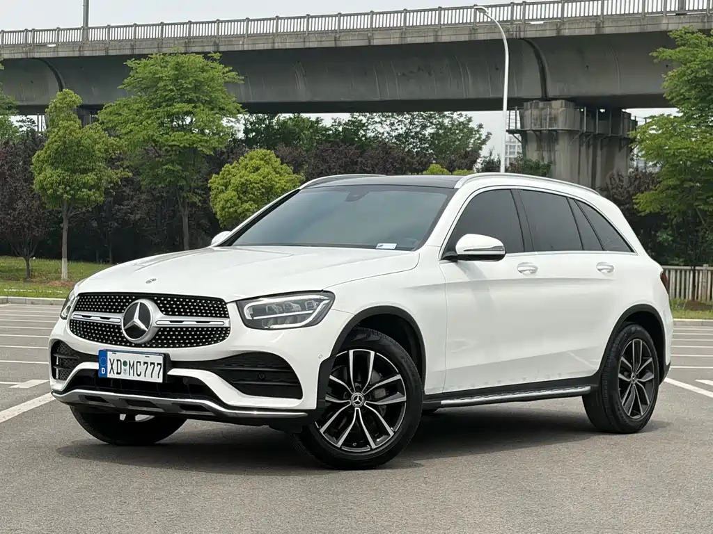 Mercedes-Benz GLC 2022 — фото 1