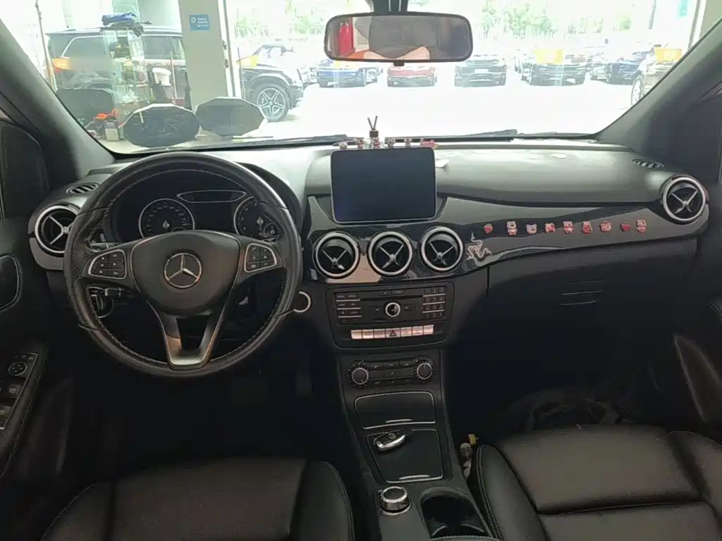Mercedes-Benz B-Class 2017 — фото 10