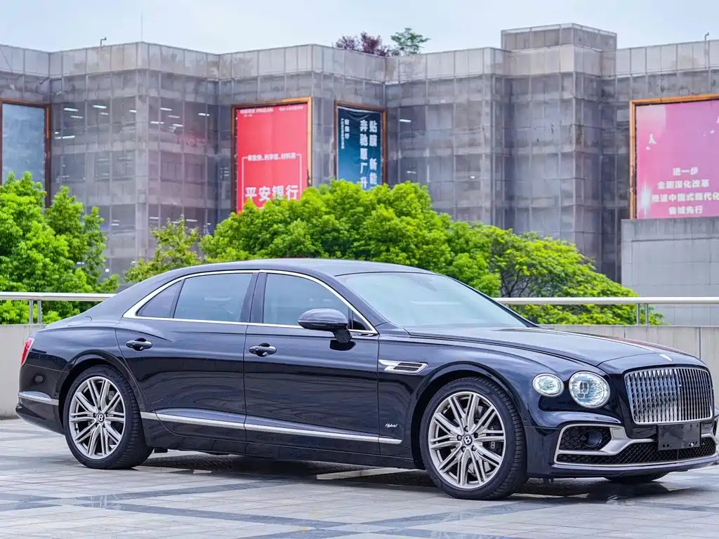 Bentley Flying Spur PHEV 2023 — фото 2