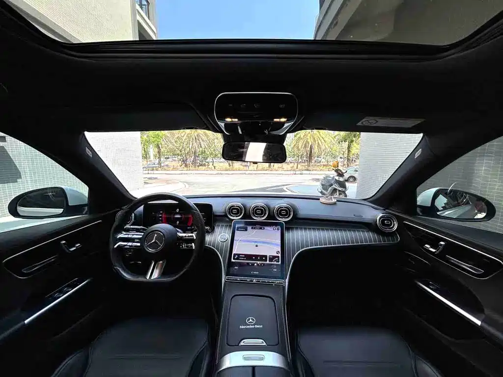 Mercedes-Benz C-Class 2023 — фото 4