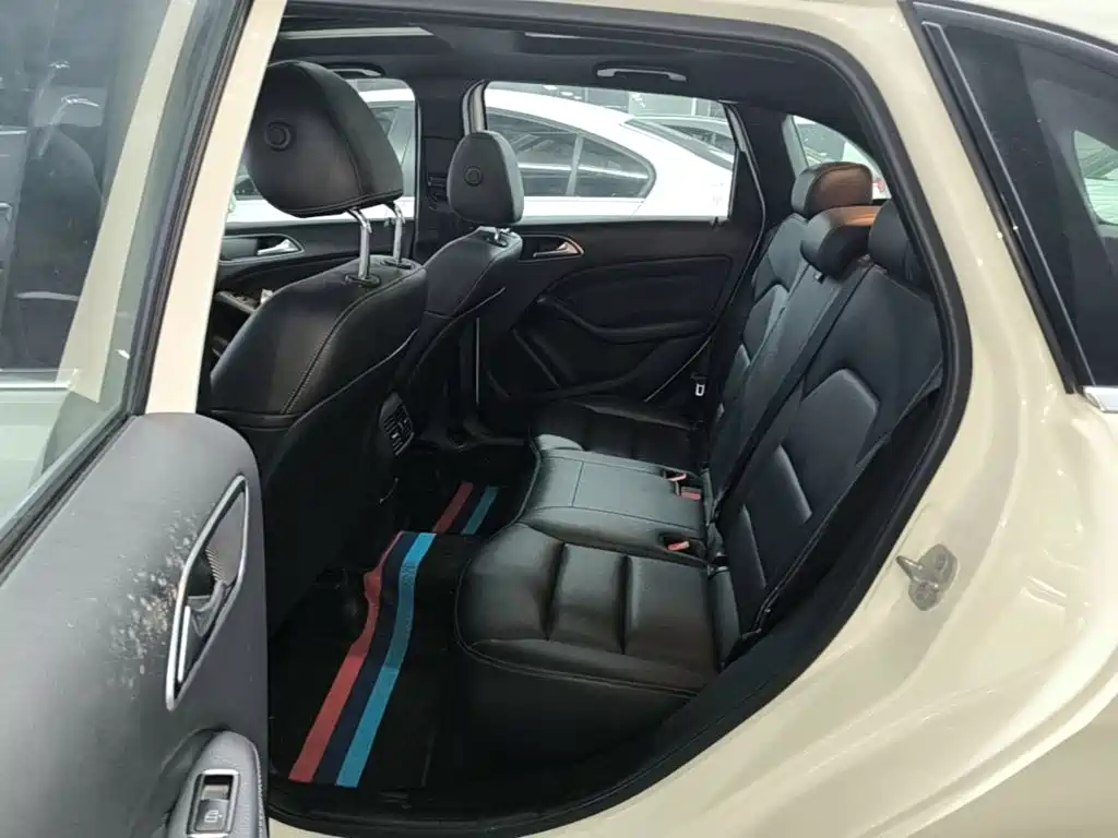 Mercedes-Benz B-Class 2016 — фото 17