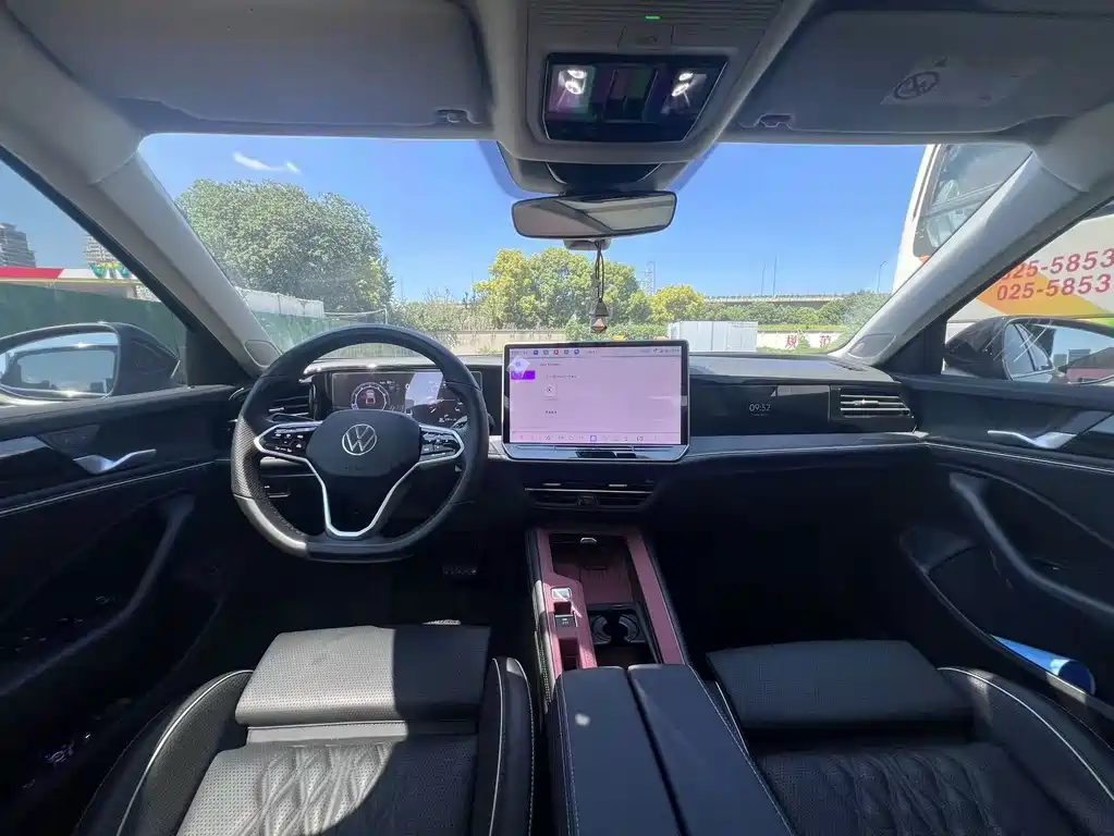 Volkswagen Magotan 2025