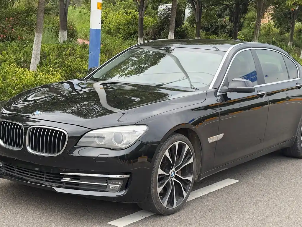BMW 7 Series 2015 — фото 3