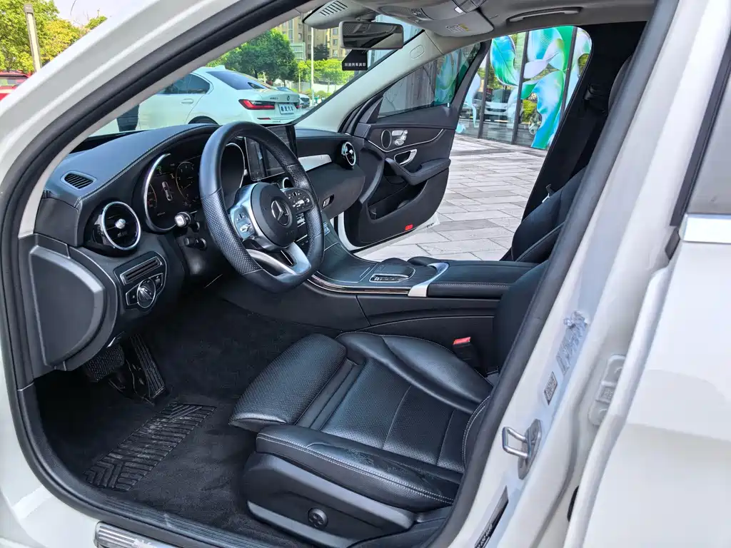 Mercedes-Benz C-Class 2020 — фото 9
