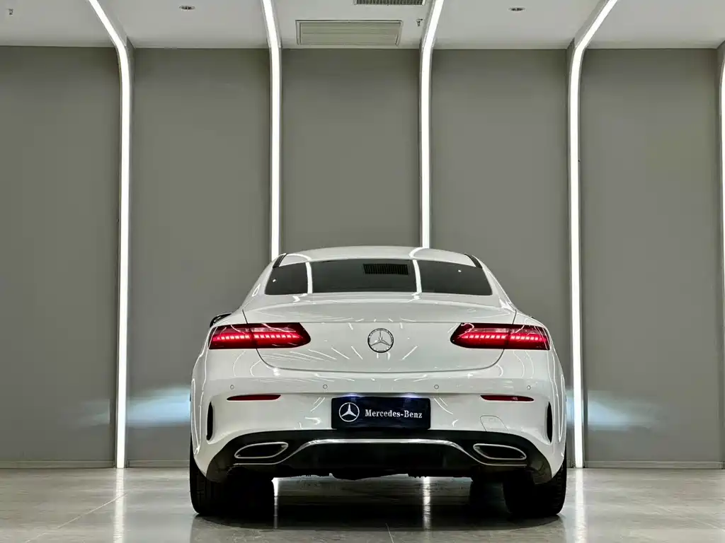 Mercedes-Benz E-Class 2022 — фото 8