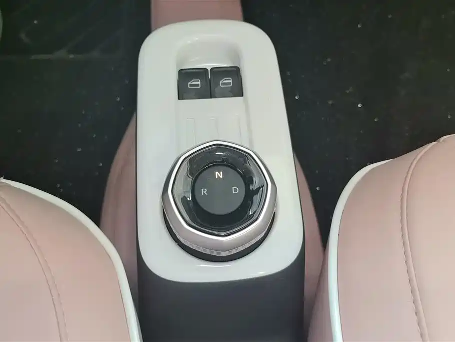Geely Galaxy Panda 2025 — фото 16