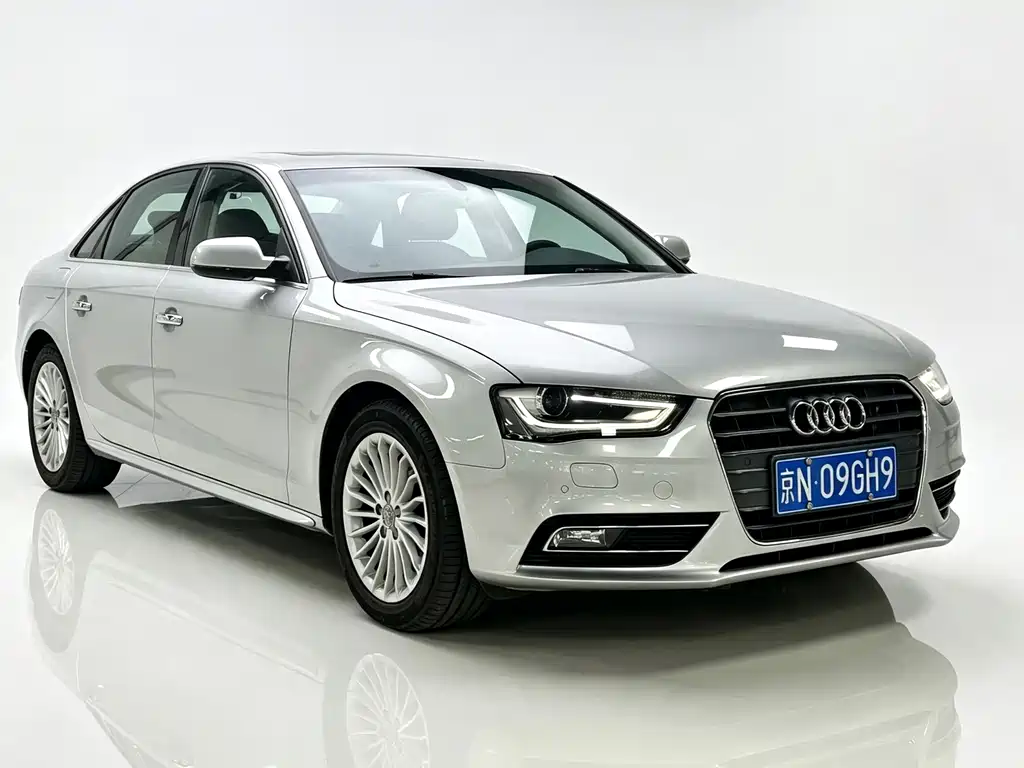Audi A4L 2015