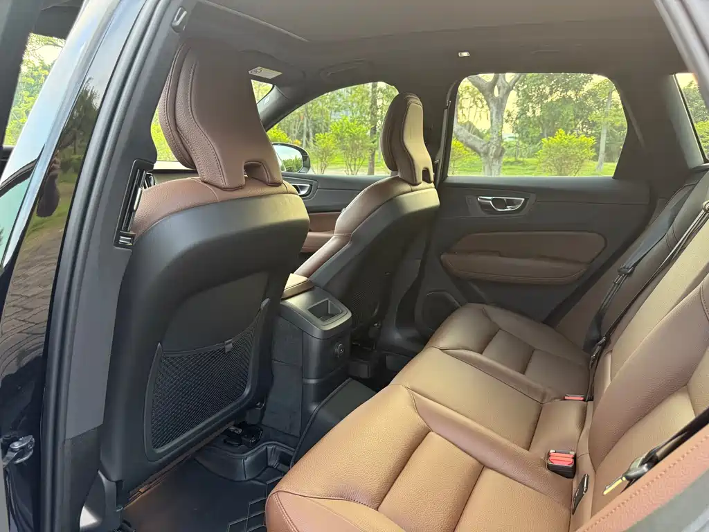 Volvo XC60 PHEV 2024 — фото 13