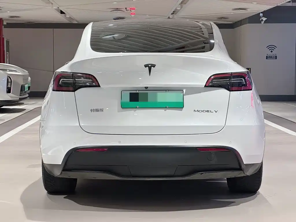 Tesla Model Y 2023 — фото 5