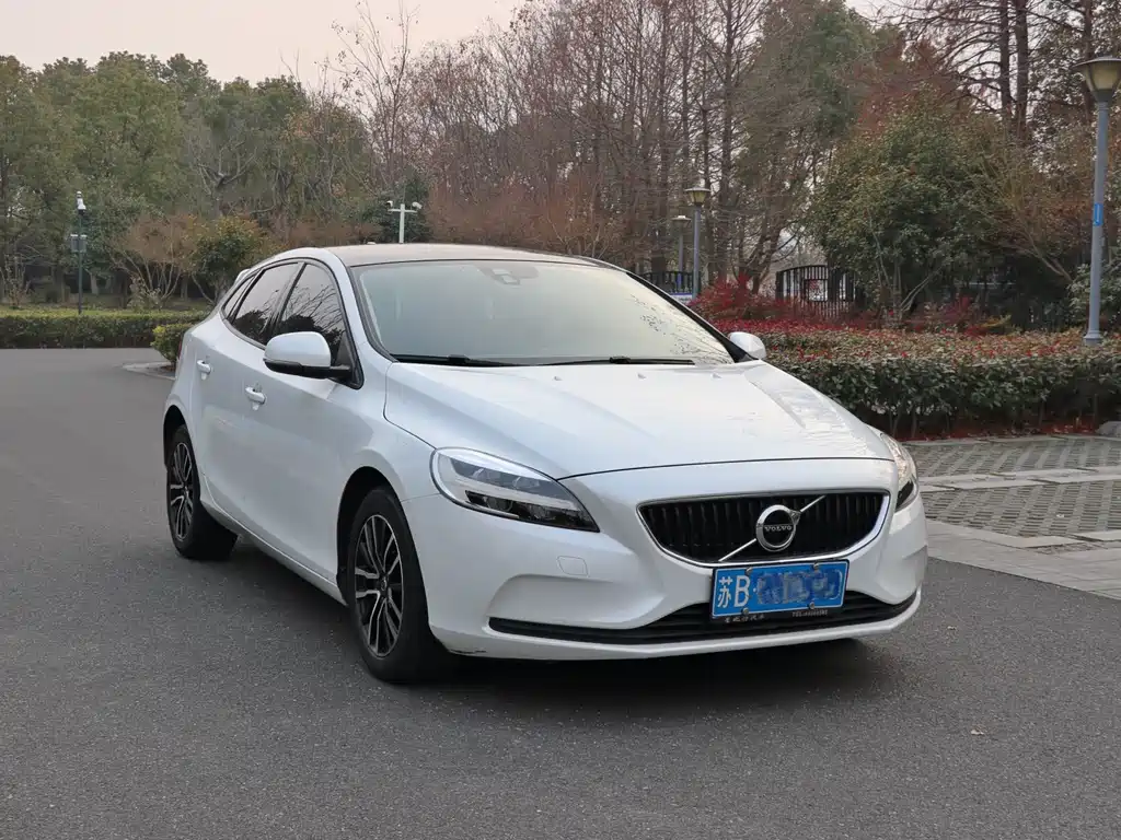 Volvo V40 2018 — фото 5