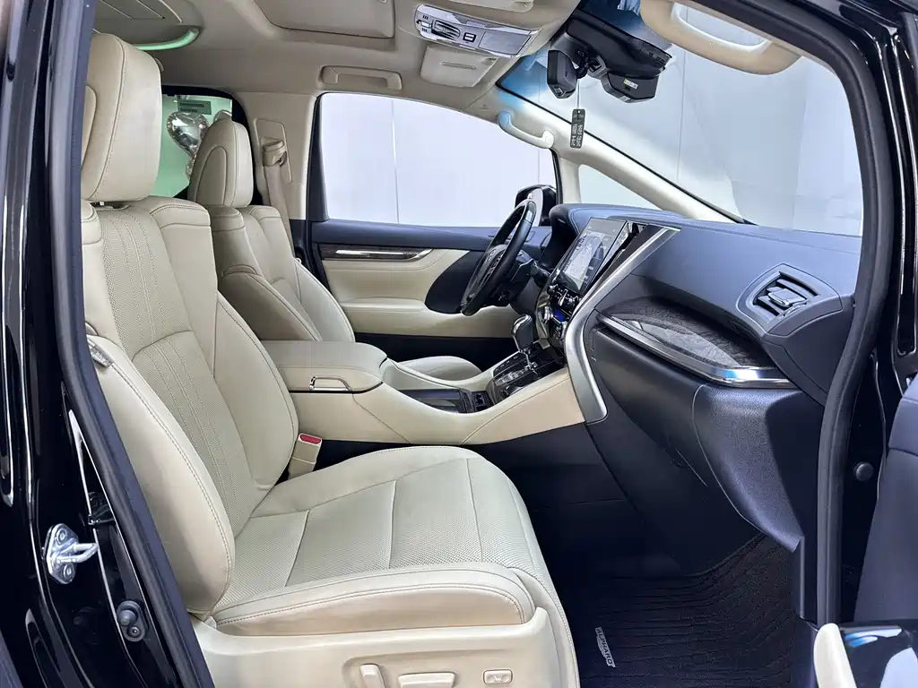 Toyota Alphard 2022 — фото 12