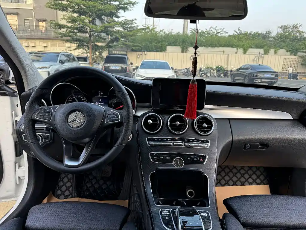 Mercedes-Benz C-Class 2017 — фото 15
